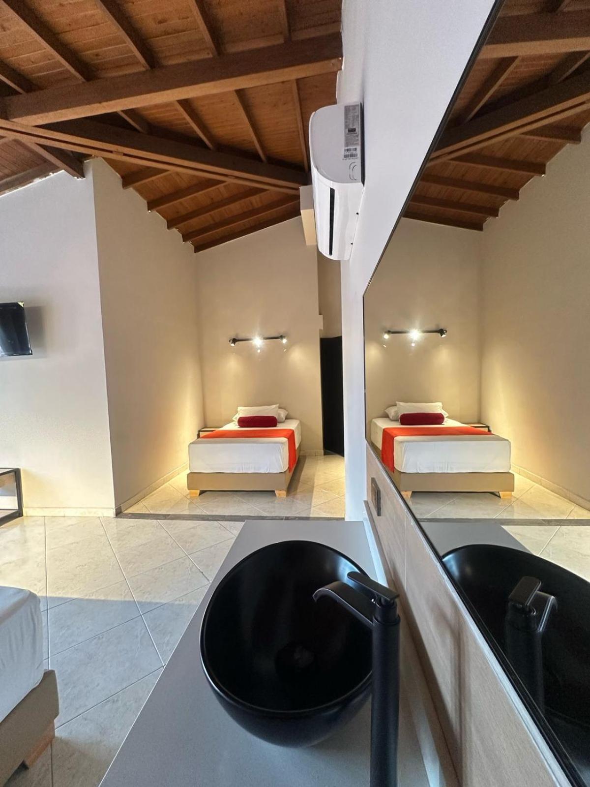 Hotel Coral Boutique Медельин Экстерьер фото